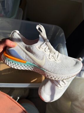 Nike Epic React Flyknit 2